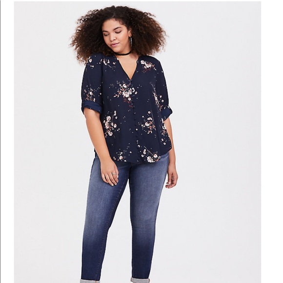 ❌SOLD❌ HARPER FLORAL BUTTON-DOWN GEORGETTE BLOUSE - Picture 2 of 6